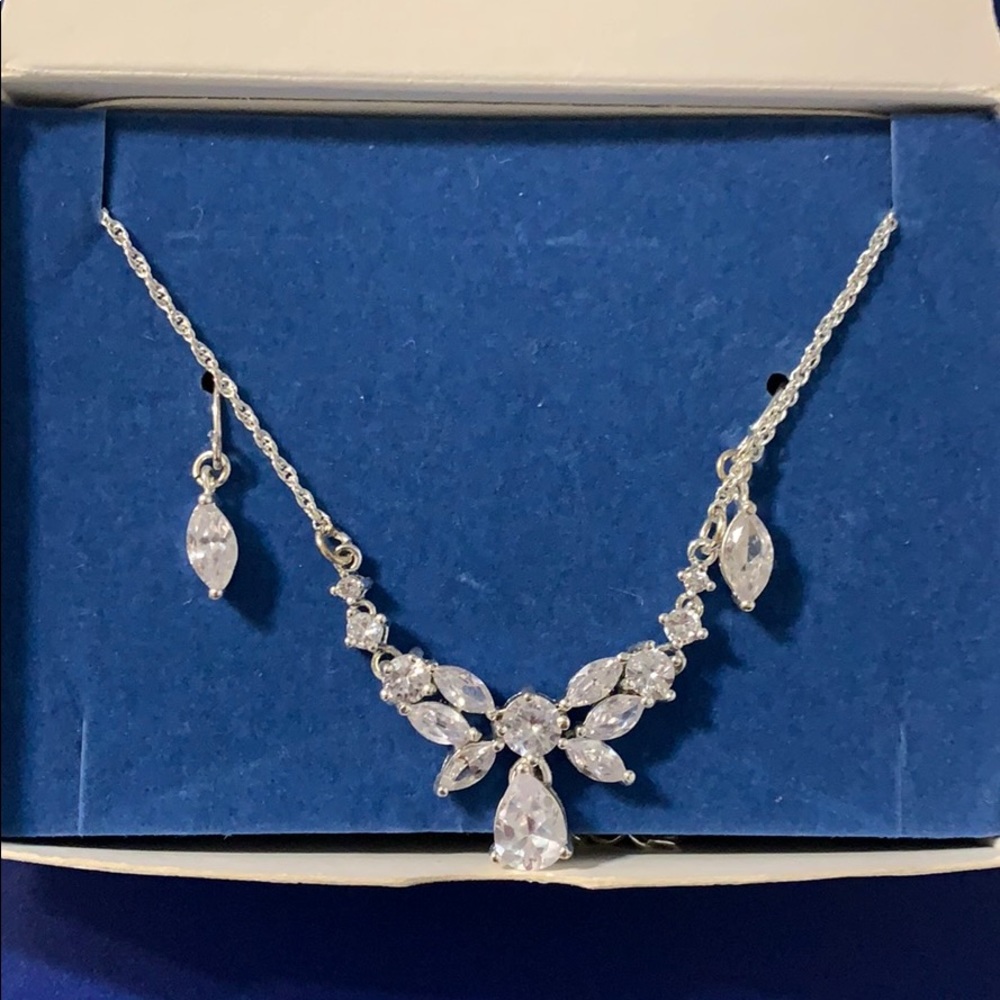Avon Sparkling Cluster Gift-set